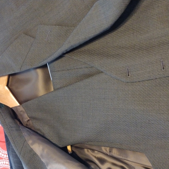 Today's Man suit that I bought years ago 100% wool three piece - Picture 3 of 4